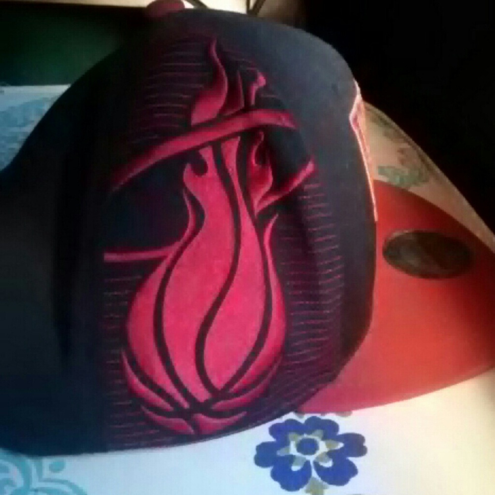 Hat - Picture 2 of 5